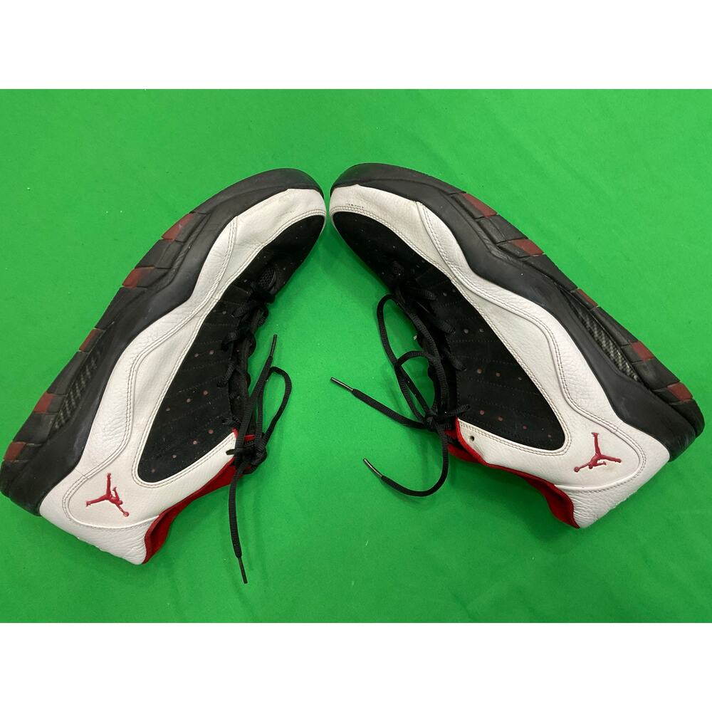 Air Jordan Hallowed Ground in the "Black Varsity Red" colorway size 13 - Picture 8 of 16